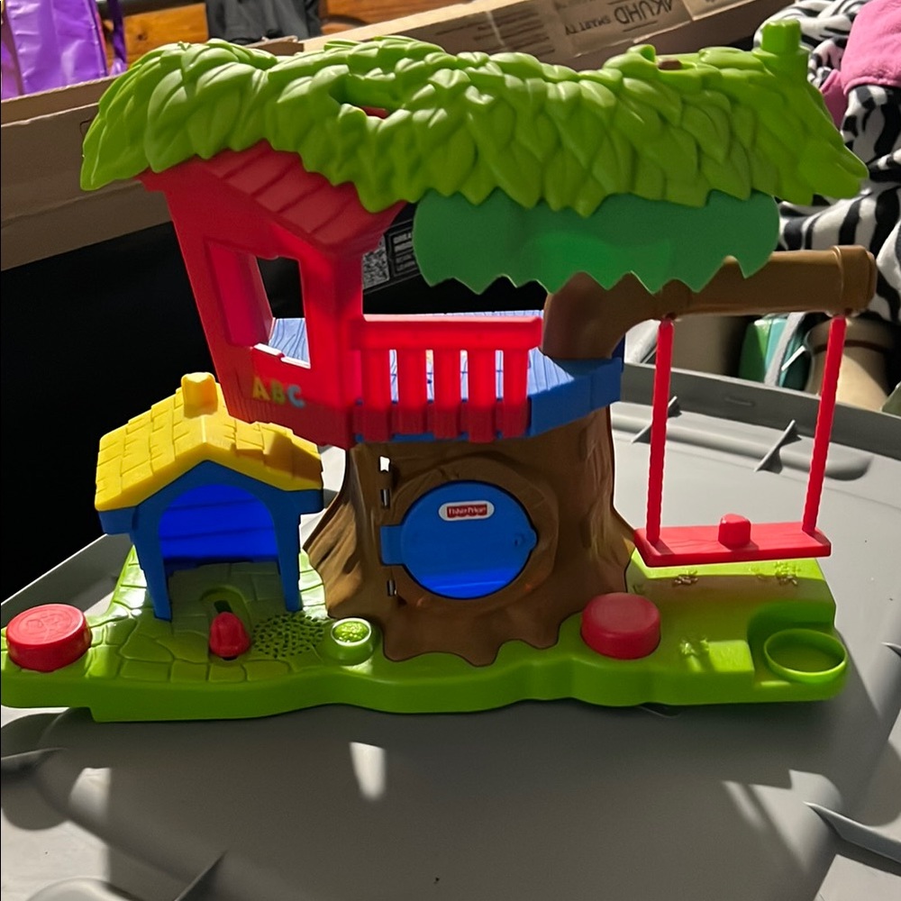 Fisher-Price Red and Green Action Treehouse Playset